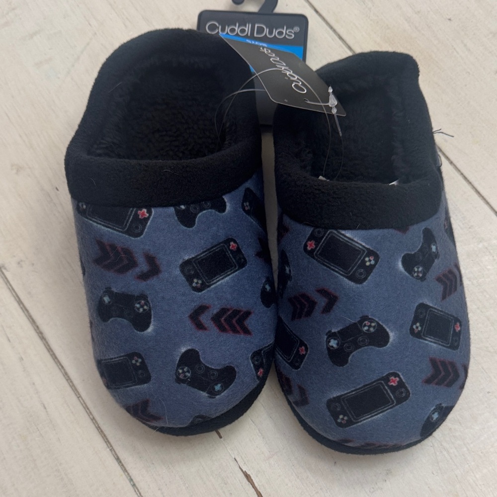 Cuddl Duds Gray and Black Slippers